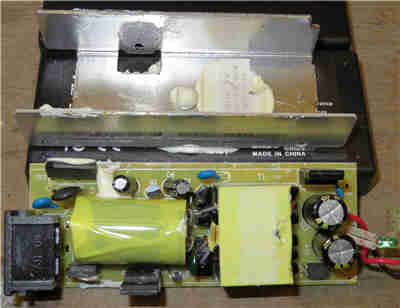 詳細(xì)記錄:拆解一款12V直流穩(wěn)壓電源適配器的全程 詳細(xì)記錄:拆解一款12V直流穩(wěn)壓電源適配器的全程