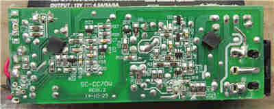 詳細(xì)記錄:拆解一款12V直流穩(wěn)壓電源適配器的全程 詳細(xì)記錄:拆解一款12V直流穩(wěn)壓電源適配器的全程