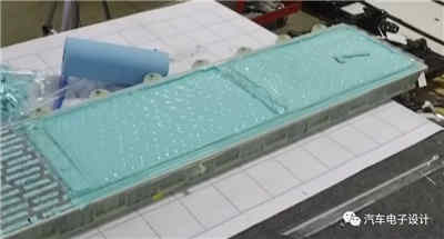 蒙羅聯合公司拆解Model 3 大功率充電機充電蓄電池 蒙羅聯合公司拆解Model 3 大功率充電機充電蓄電池