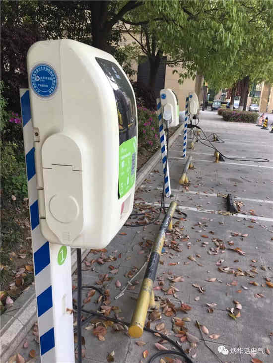 對新能源汽車蓄電池充電機(jī)充電設(shè)施的幾點考量之一 對新能源汽車蓄電池充電機(jī)充電設(shè)施的幾點考量之一