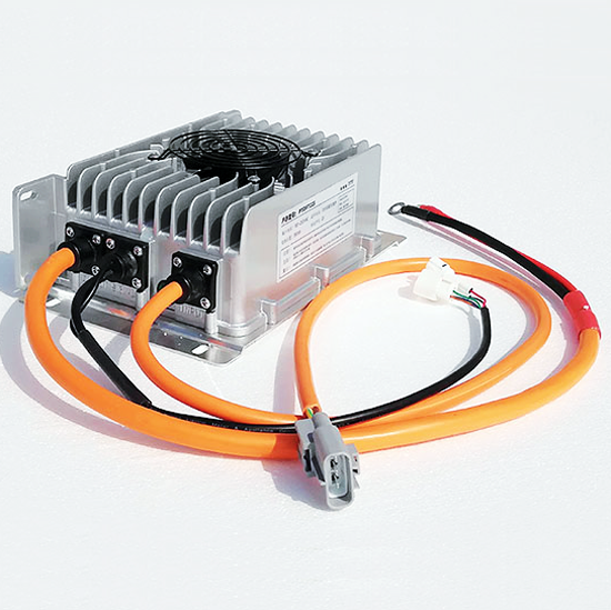 2000W系列車載式/船載式密封充電機(jī)